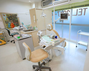 ファミリー歯科クリニックの診察室